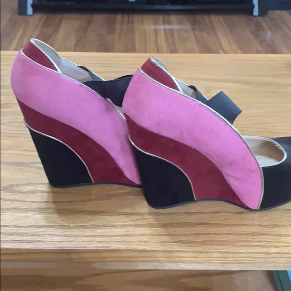 Close to new wedges - Picture 2 of 4